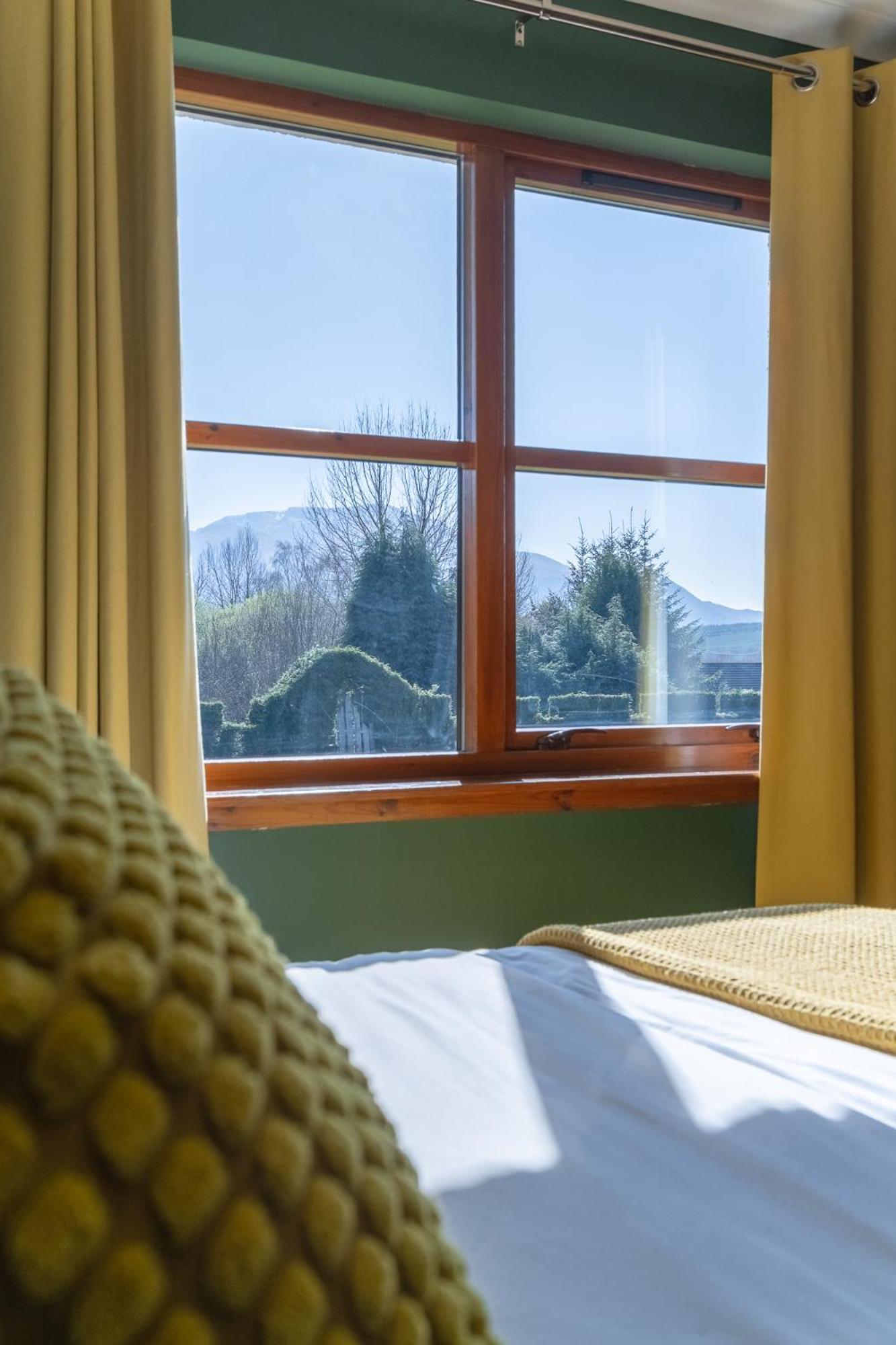 Mizpah Bed & Breakfast Near Ben Nevis Highlands Roybridge Exterior photo